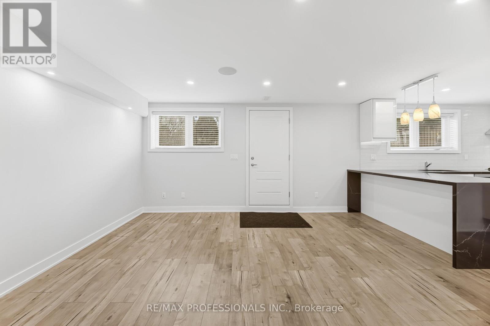 10 Boxwood Road, Toronto, Ontario  M9C 2W5 - Photo 4 - W12947560