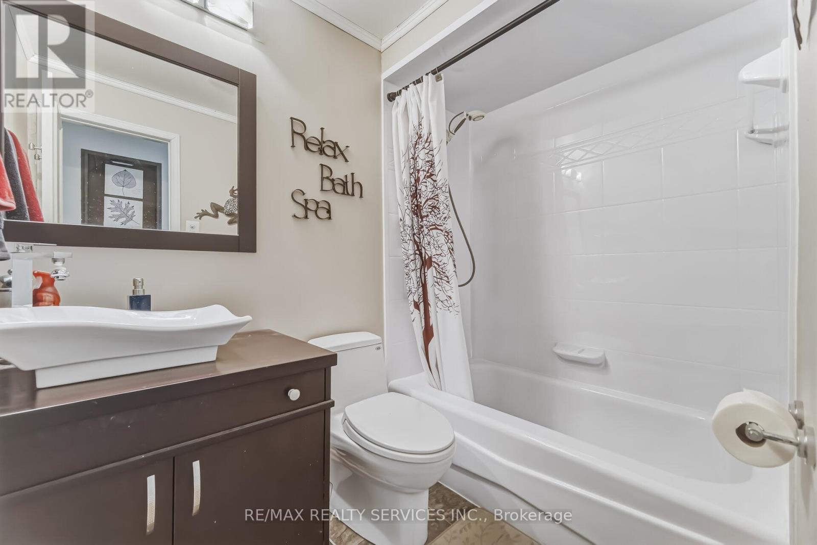 15 Braemar Drive, Brampton, Ontario  L6T 2L5 - Photo 13 - W12947624