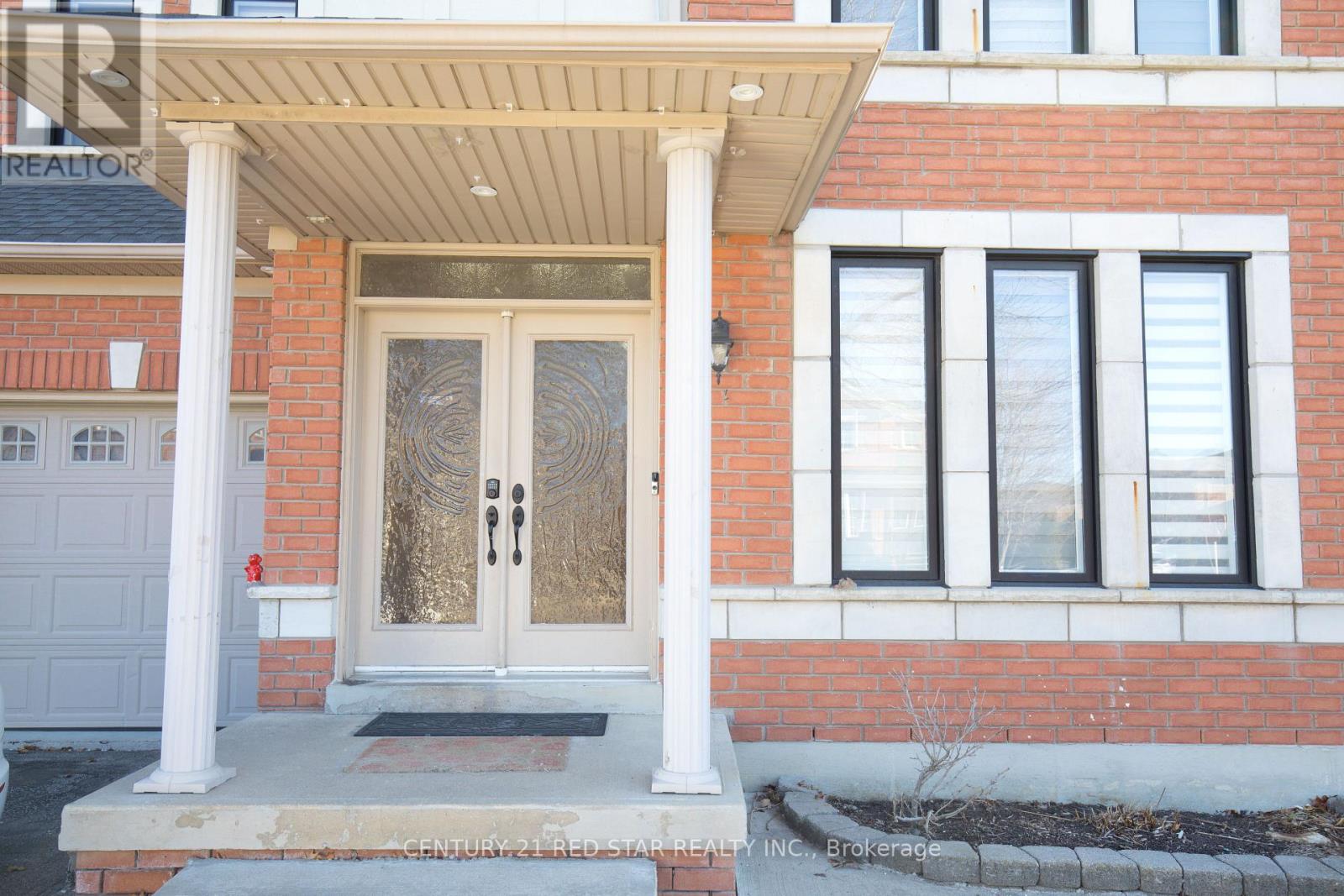 3 Okanagan Drive, Brampton, Ontario  L6R 2X1 - Photo 2 - W12947708