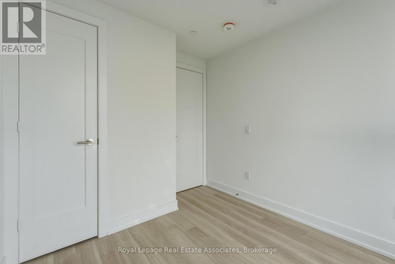 901 - 25 Cordova Avenue, Toronto, Ontario  M9A 0E5 - Photo 11 - W12947714