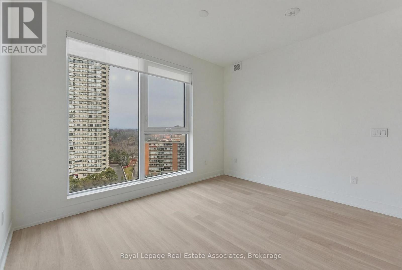 901 - 25 Cordova Avenue, Toronto, Ontario  M9A 0E5 - Photo 4 - W12947714