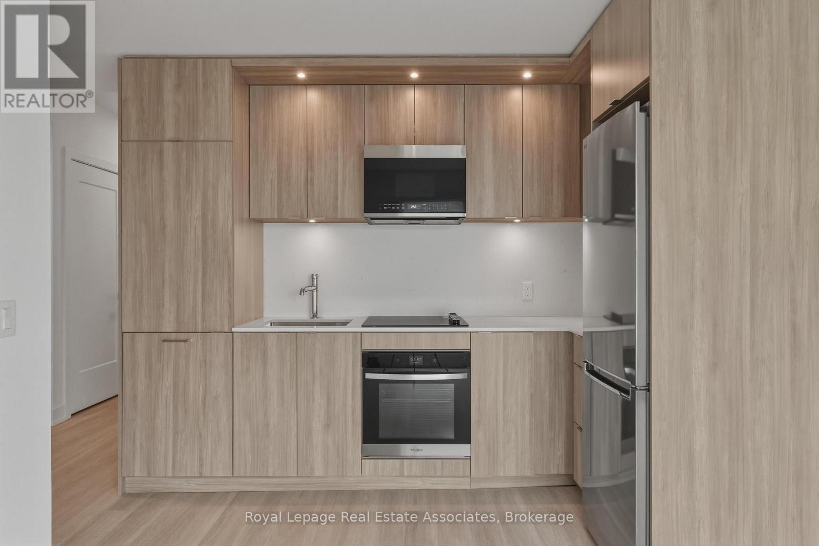 901 - 25 Cordova Avenue, Toronto, Ontario  M9A 0E5 - Photo 5 - W12947714