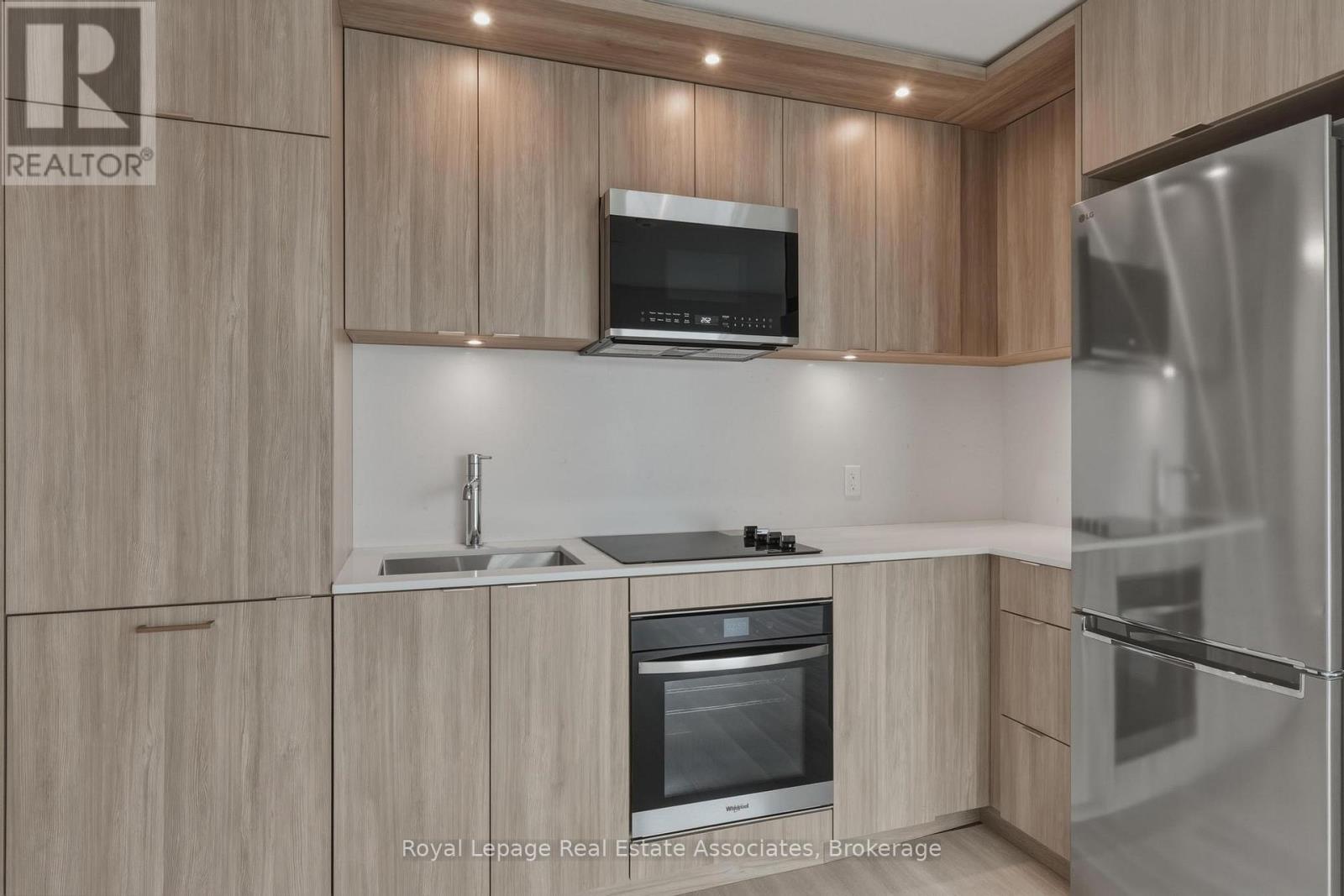 901 - 25 Cordova Avenue, Toronto, Ontario  M9A 0E5 - Photo 6 - W12947714