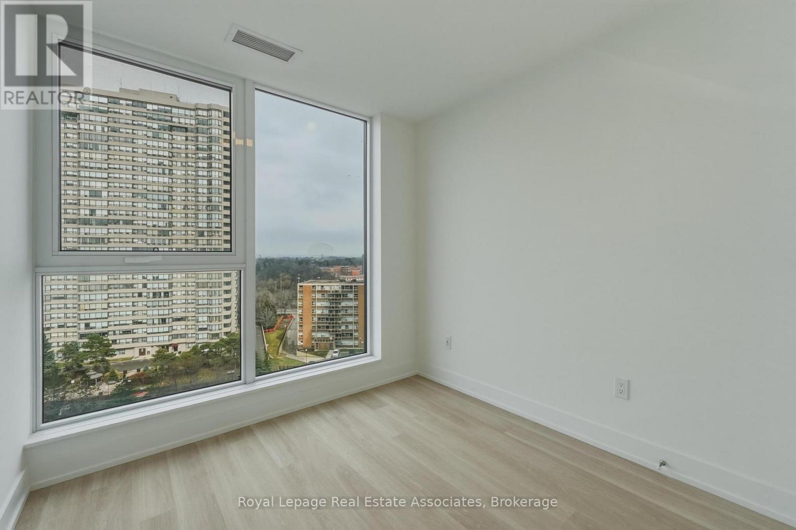 901 - 25 Cordova Avenue, Toronto, Ontario  M9A 0E5 - Photo 8 - W12947714