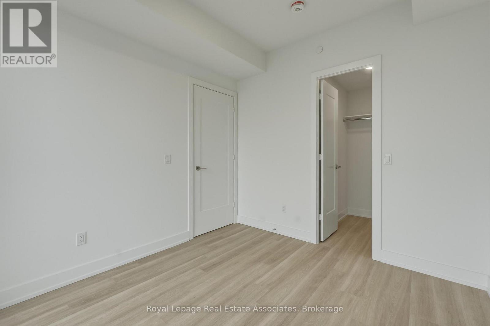 901 - 25 Cordova Avenue, Toronto, Ontario  M9A 0E5 - Photo 9 - W12947714