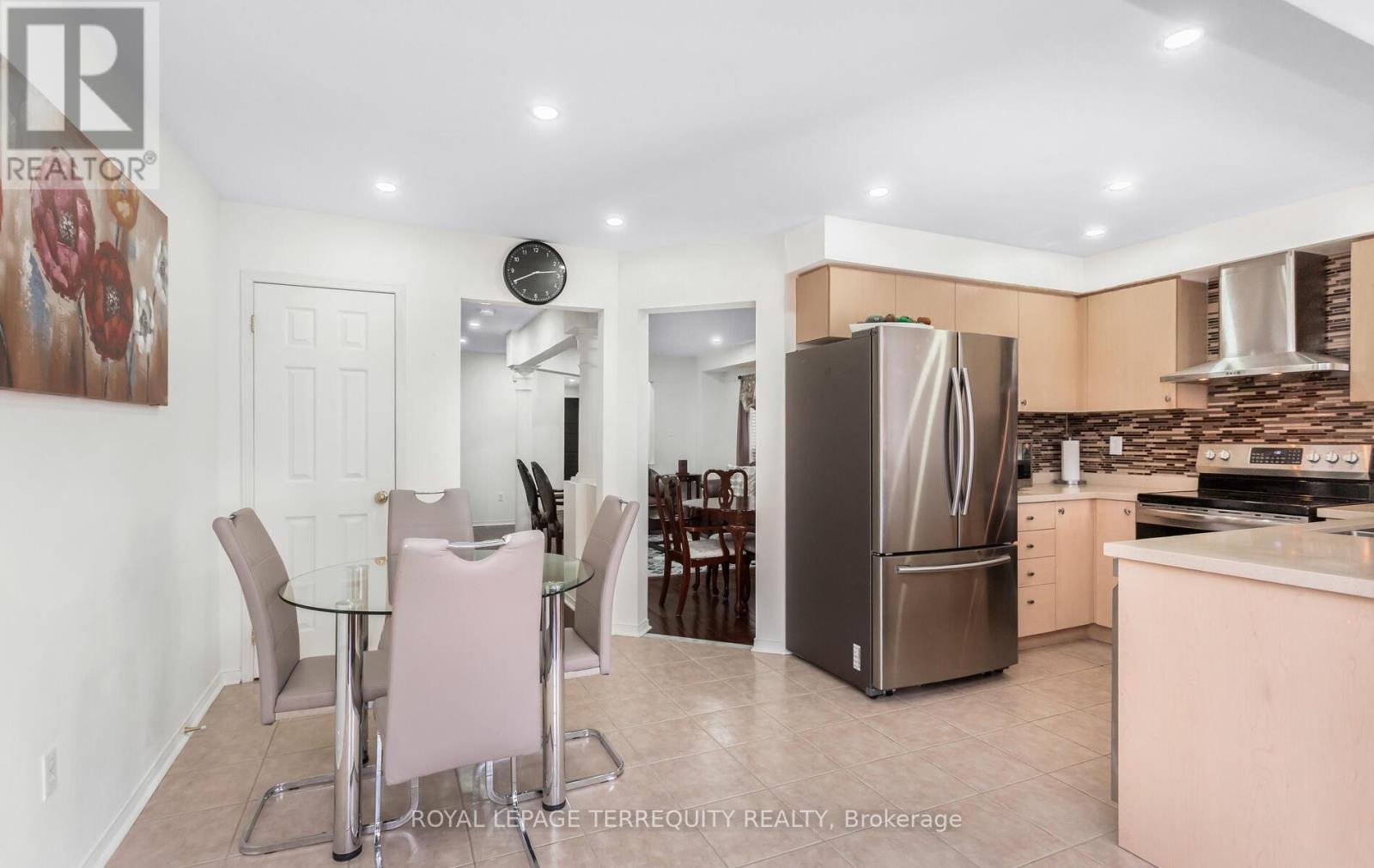 490 Orange Walk Crescent, Mississauga, Ontario  L5R 0A5 - Photo 10 - W12947720