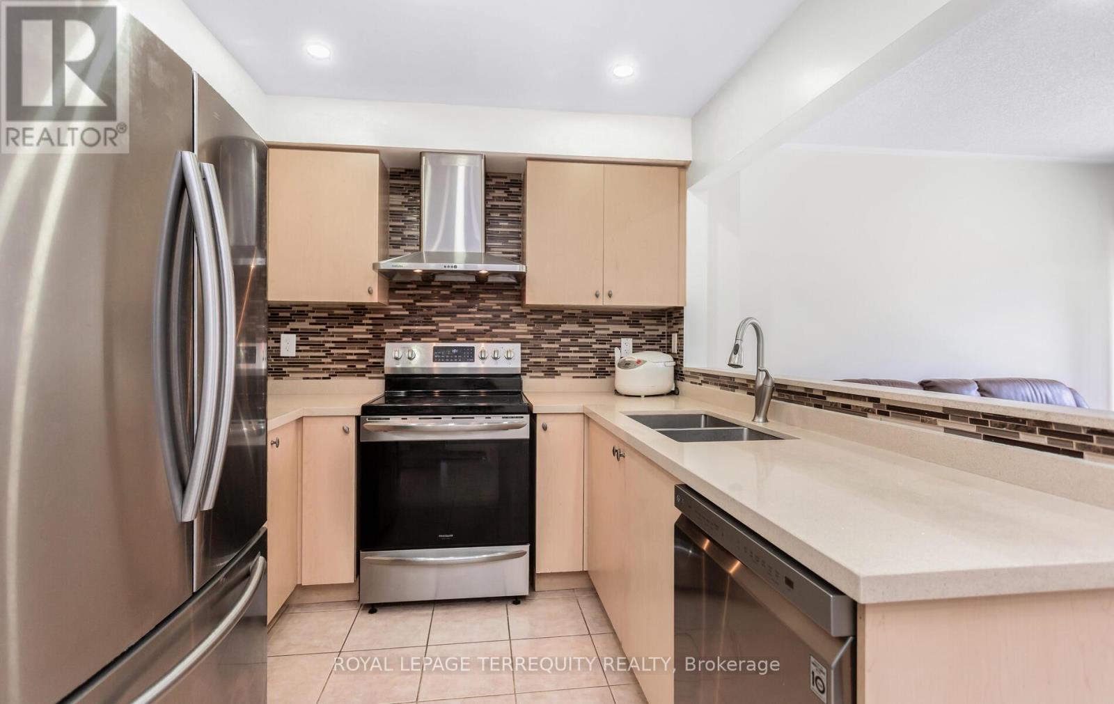 490 Orange Walk Crescent, Mississauga, Ontario  L5R 0A5 - Photo 12 - W12947720