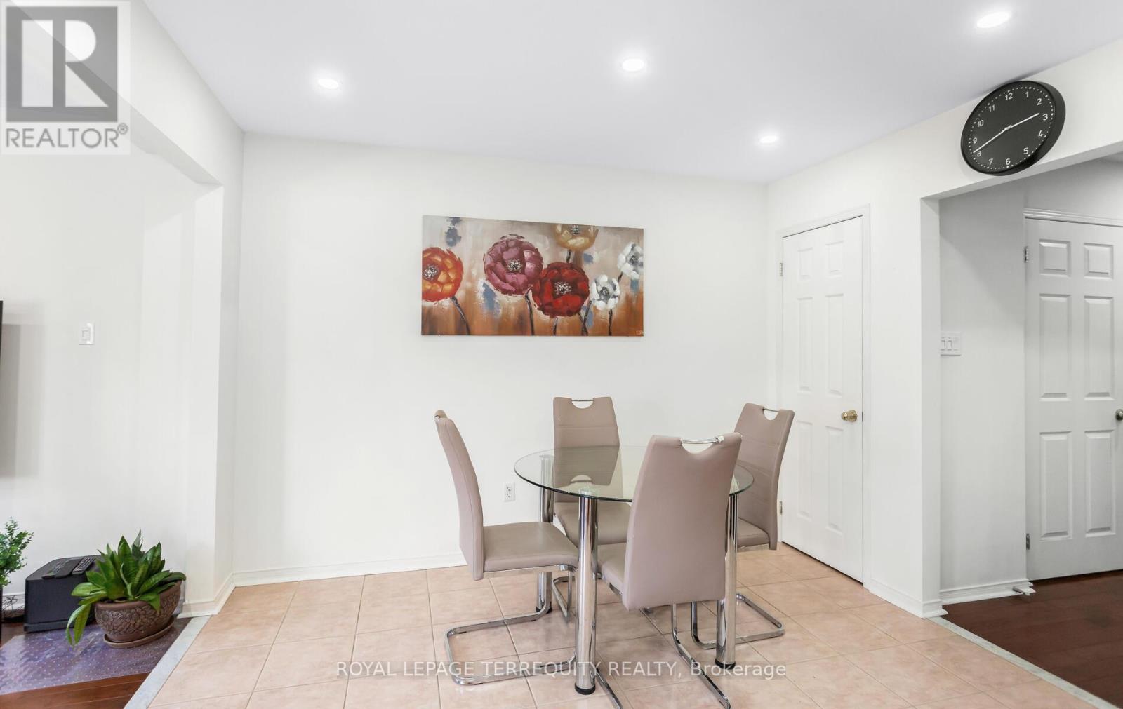 490 Orange Walk Crescent, Mississauga, Ontario  L5R 0A5 - Photo 13 - W12947720