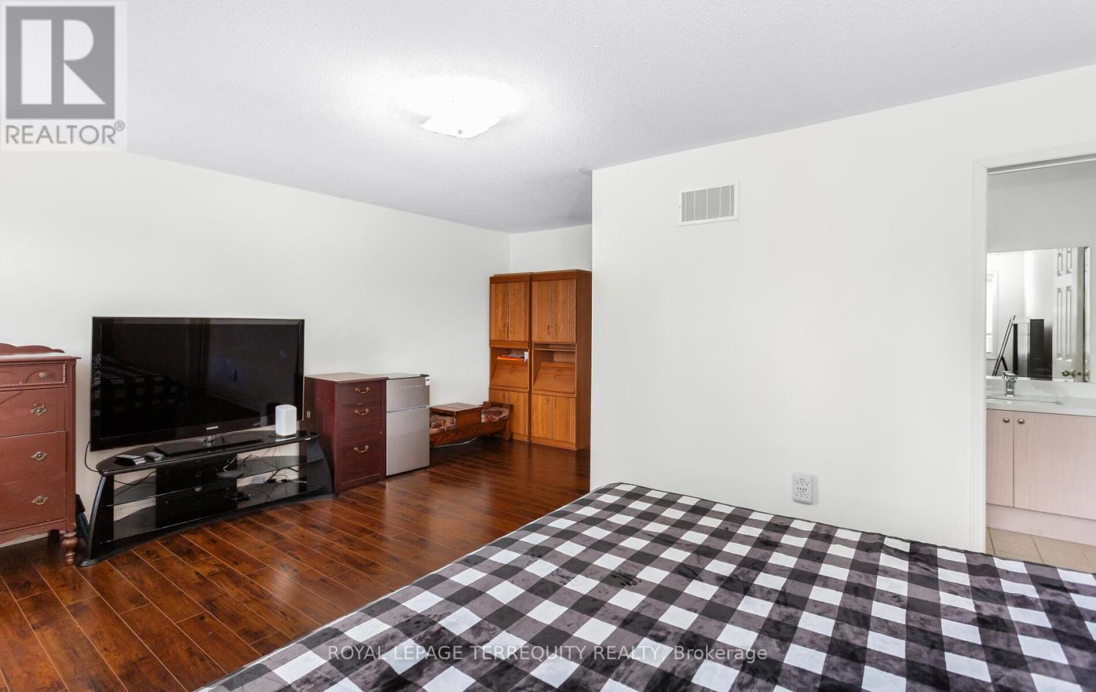 490 Orange Walk Crescent, Mississauga, Ontario  L5R 0A5 - Photo 21 - W12947720