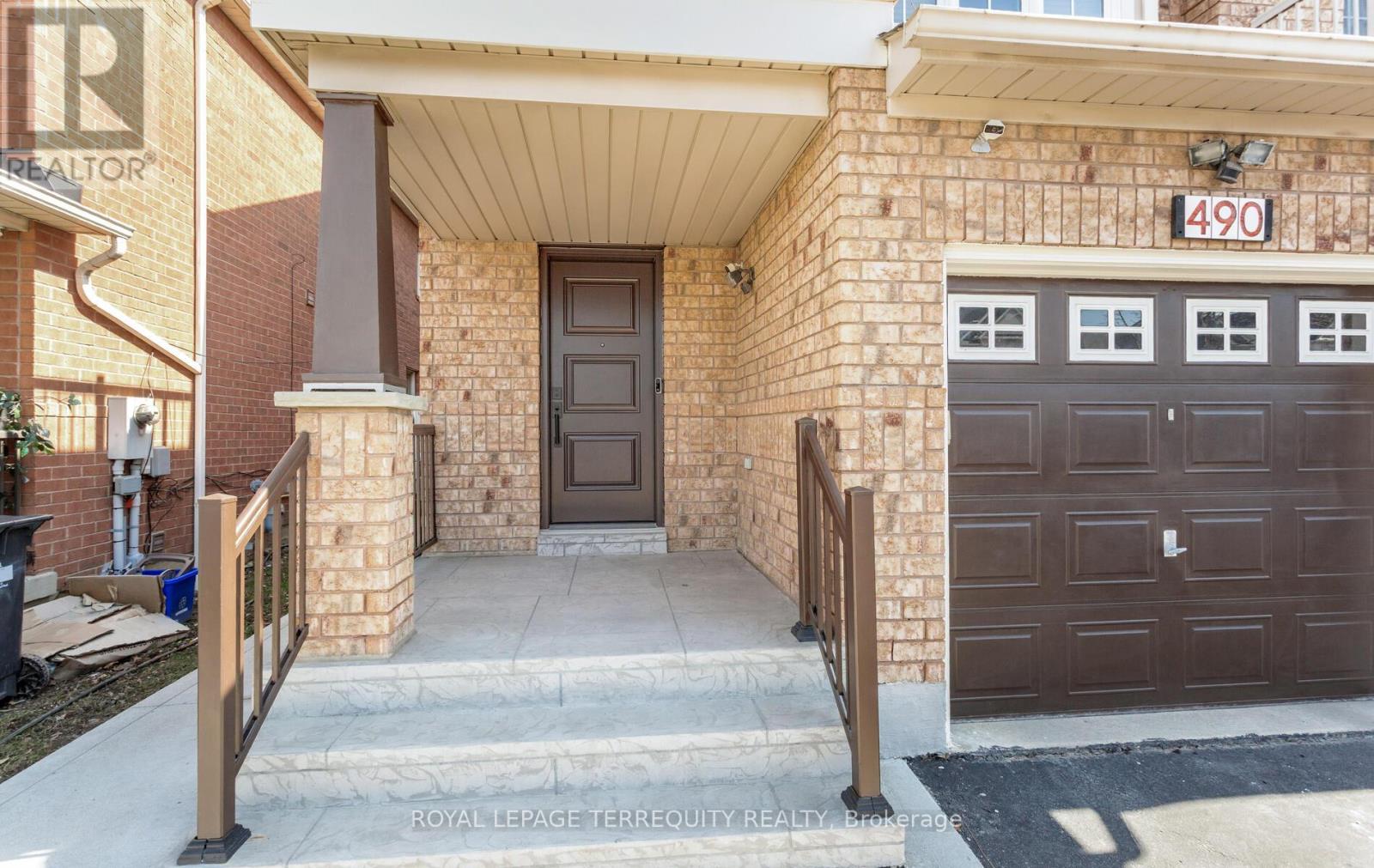 490 Orange Walk Crescent, Mississauga, Ontario  L5R 0A5 - Photo 3 - W12947720
