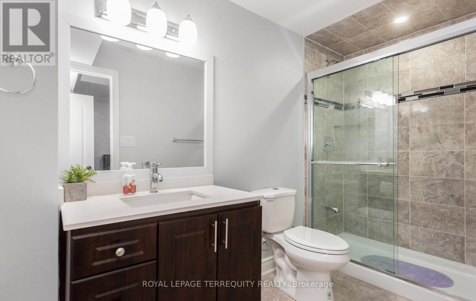 490 Orange Walk Crescent, Mississauga, Ontario  L5R 0A5 - Photo 41 - W12947720