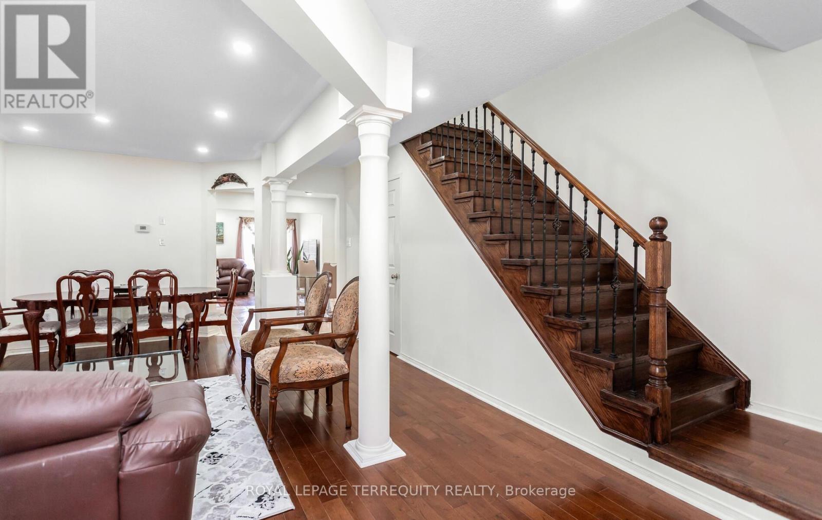 490 Orange Walk Crescent, Mississauga, Ontario  L5R 0A5 - Photo 5 - W12947720