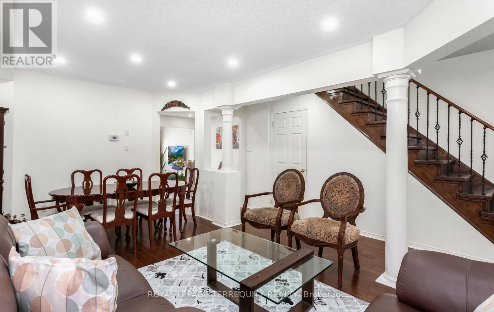 490 Orange Walk Crescent, Mississauga, Ontario  L5R 0A5 - Photo 7 - W12947720