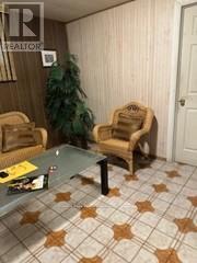 82 Sharpecroft Boulevard, Toronto, Ontario  M3J 1P4 - Photo 5 - W12947744