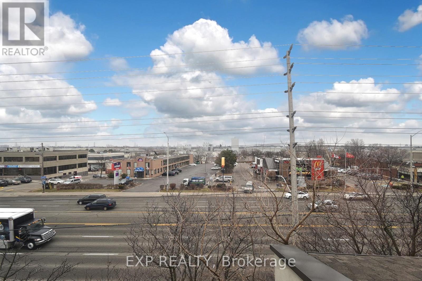 3040 Constitution Boulevard, Mississauga, Ontario  L4Y 3X7 - Photo 2 - W12947754