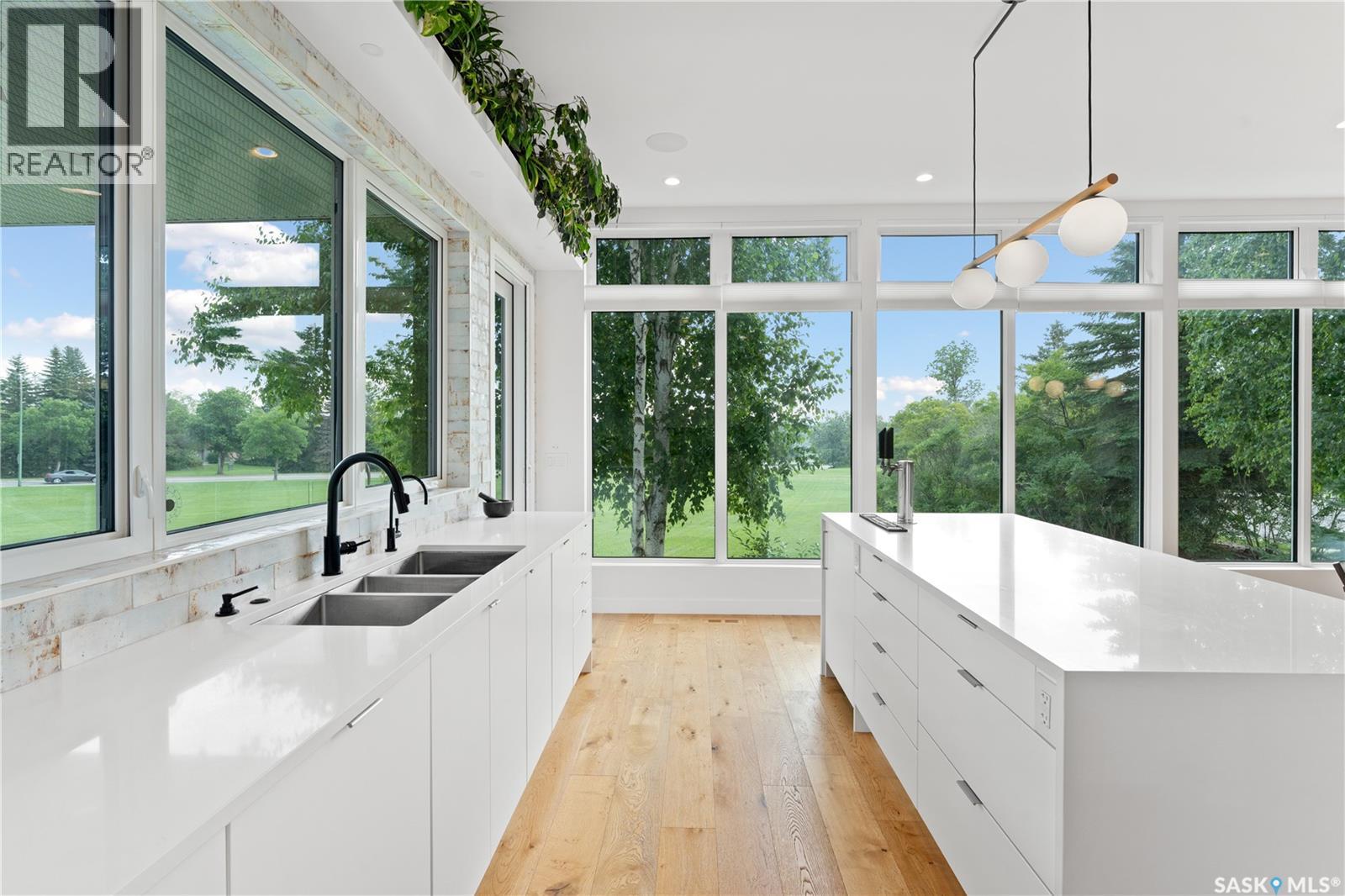 103 Saguenay Drive, Saskatoon, Saskatchewan  S7K 4M8 - Photo 4 - SK031804