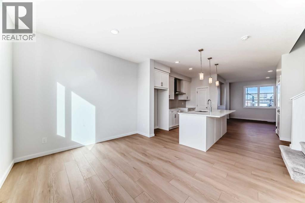 48 Creekside Rise SW, Calgary, Alberta  T2X 5V9 - Photo 11 - A2290713