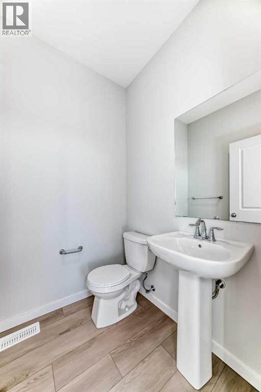 48 Creekside Rise SW, Calgary, Alberta  T2X 5V9 - Photo 13 - A2290713