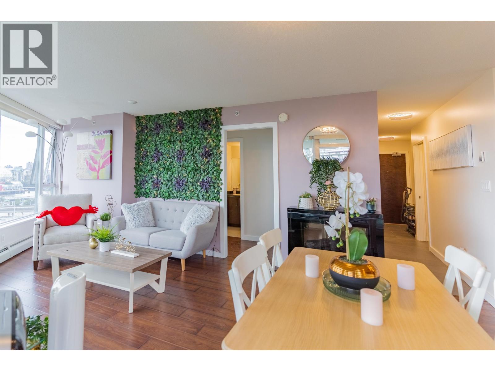 1209 688 Abbott Street, Vancouver, British Columbia  V6B 0B9 - Photo 2 - R3105928