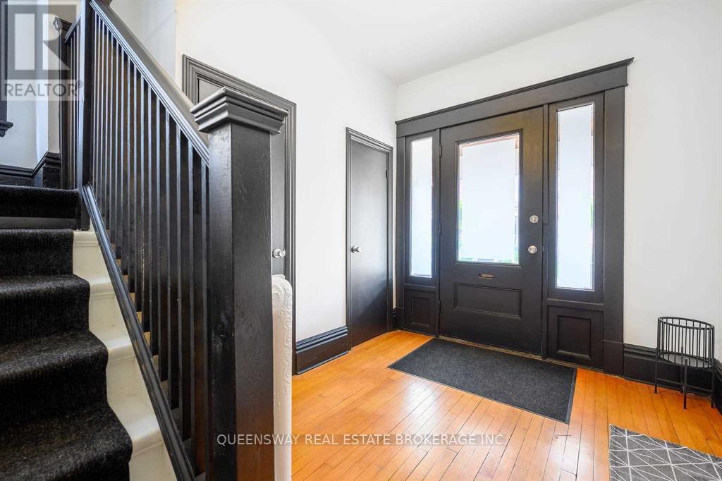 Upper - 17 Fairholt Road S, Hamilton, Ontario  L8M 2T2 - Photo 16 - X12947526