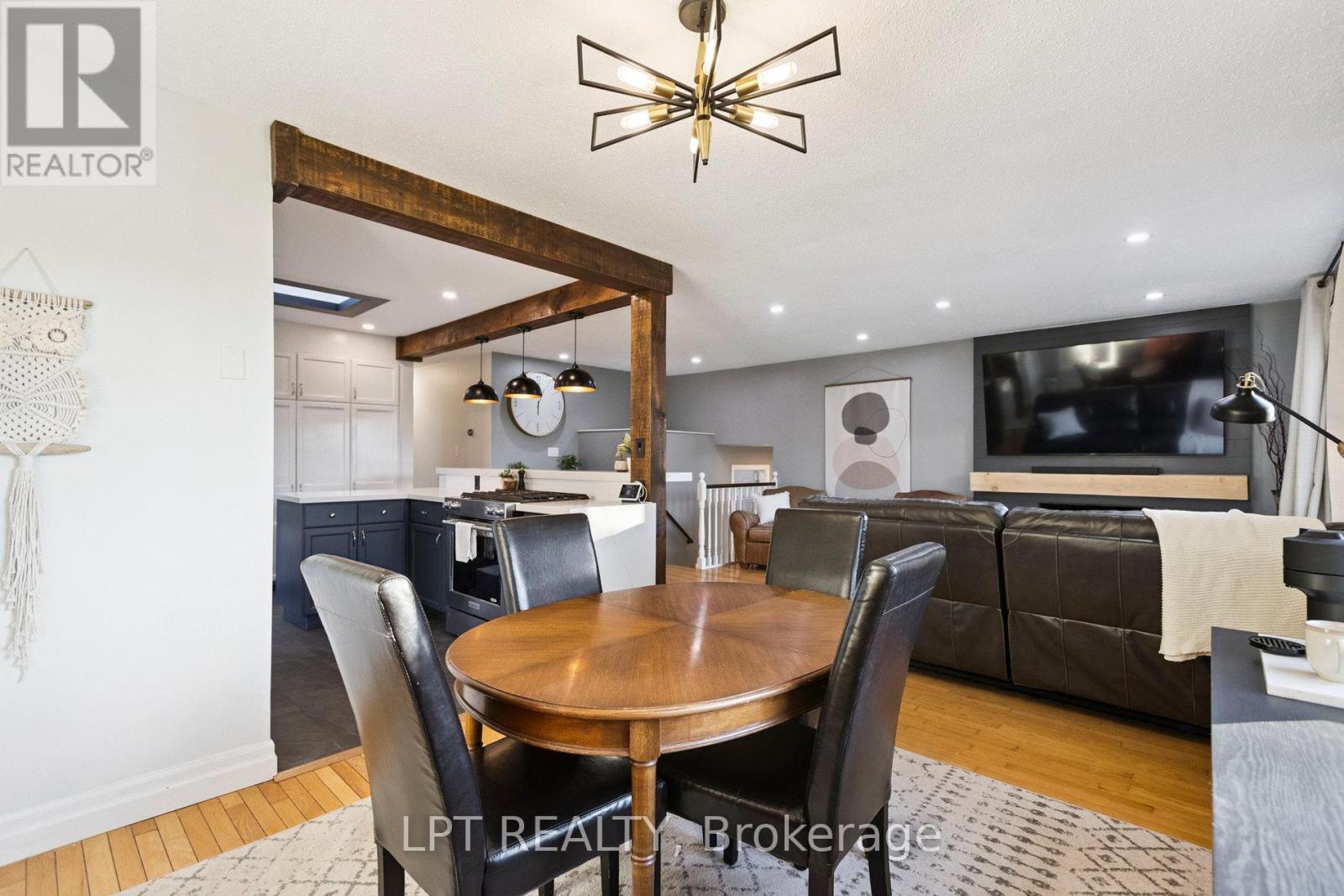 7429 Sideroad 20 Side Road, Mapleton, Ontario  N0B 1A0 - Photo 11 - X12947558