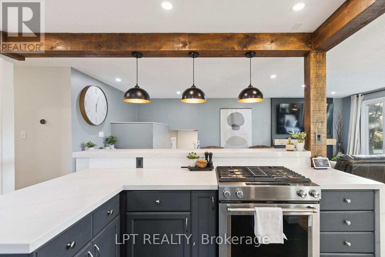 7429 Sideroad 20 Side Road, Mapleton, Ontario  N0B 1A0 - Photo 9 - X12947558