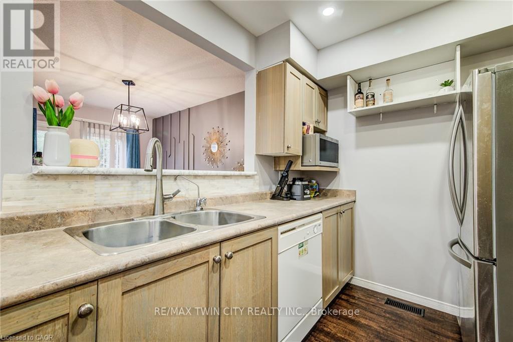 20 - 120 Dudhope Avenue, Cambridge, Ontario  N1R 4T7 - Photo 7 - X12947612