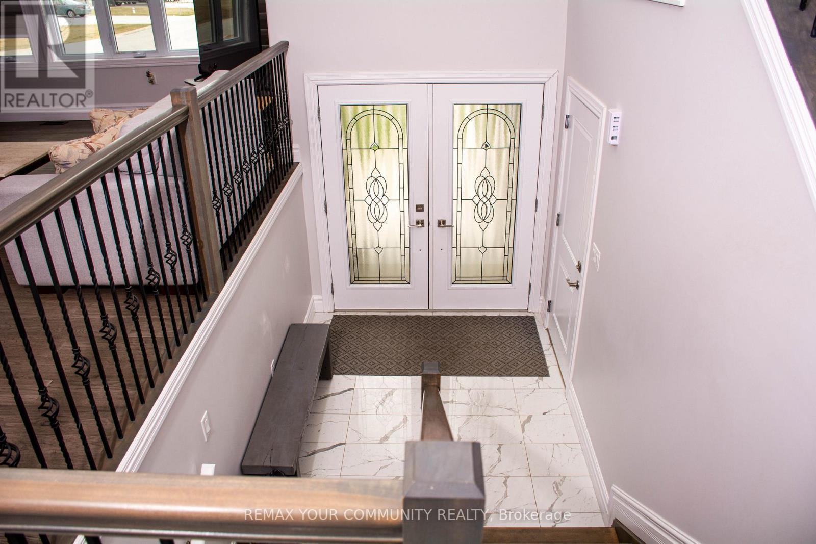 72 Noble Court, Amherstburg, Ontario  N9V 0G8 - Photo 4 - X12947680