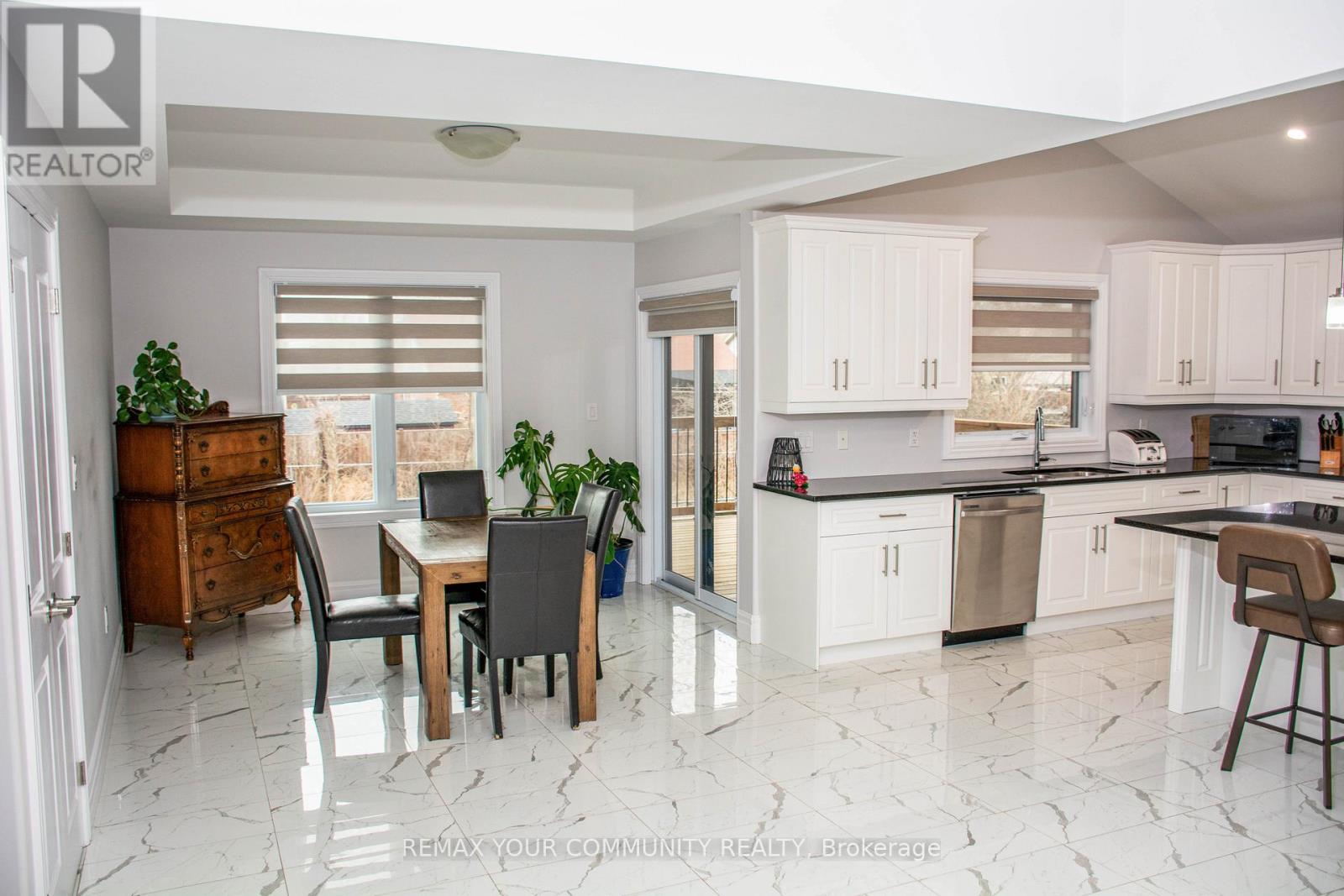 72 Noble Court, Amherstburg, Ontario  N9V 0G8 - Photo 5 - X12947680