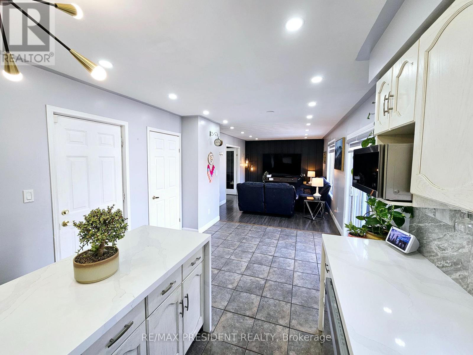 32 Algonquin Road, Woodstock, Ontario  N4T 1R8 - Photo 11 - X12947746