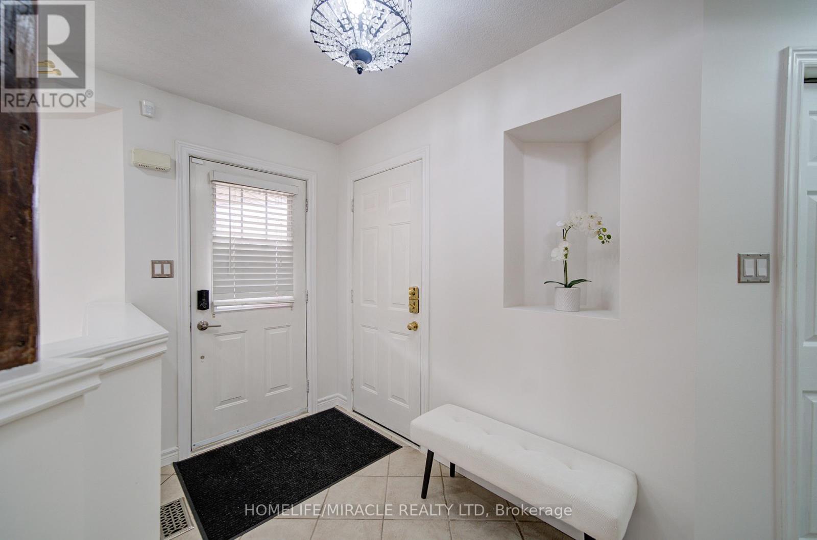 55 Mcfarlane Drive, Cambridge, Ontario  N3C 4L7 - Photo 3 - X12947750