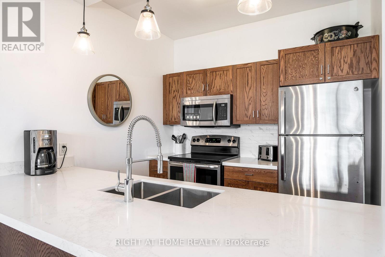 124 - 125 Fairway Court, Blue Mountains, Ontario  L9Y 0P8 - Photo 4 - X12947762