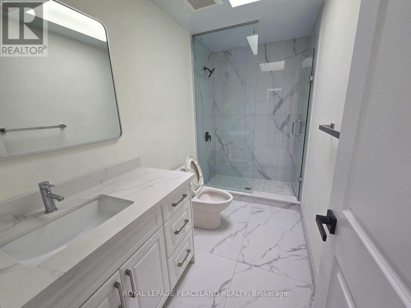 Lanewayhse 2nd Flr - 558 Spadina Crescent, Toronto, Ontario  M5S 2J9 - Photo 5 - C12921410