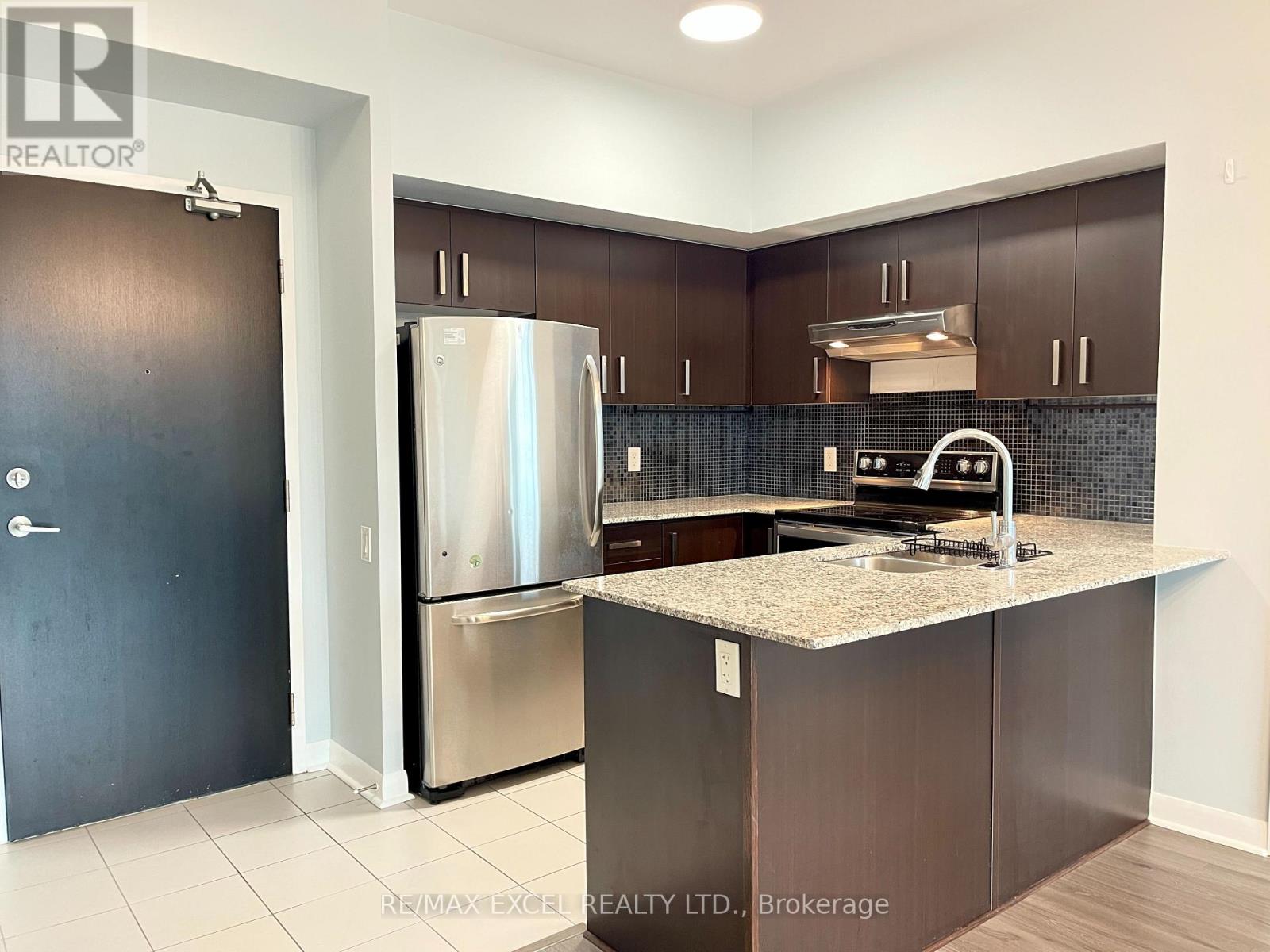 210 - 17 Anndale Drive, Toronto, Ontario  M2N 2W7 - Photo 5 - C12943138