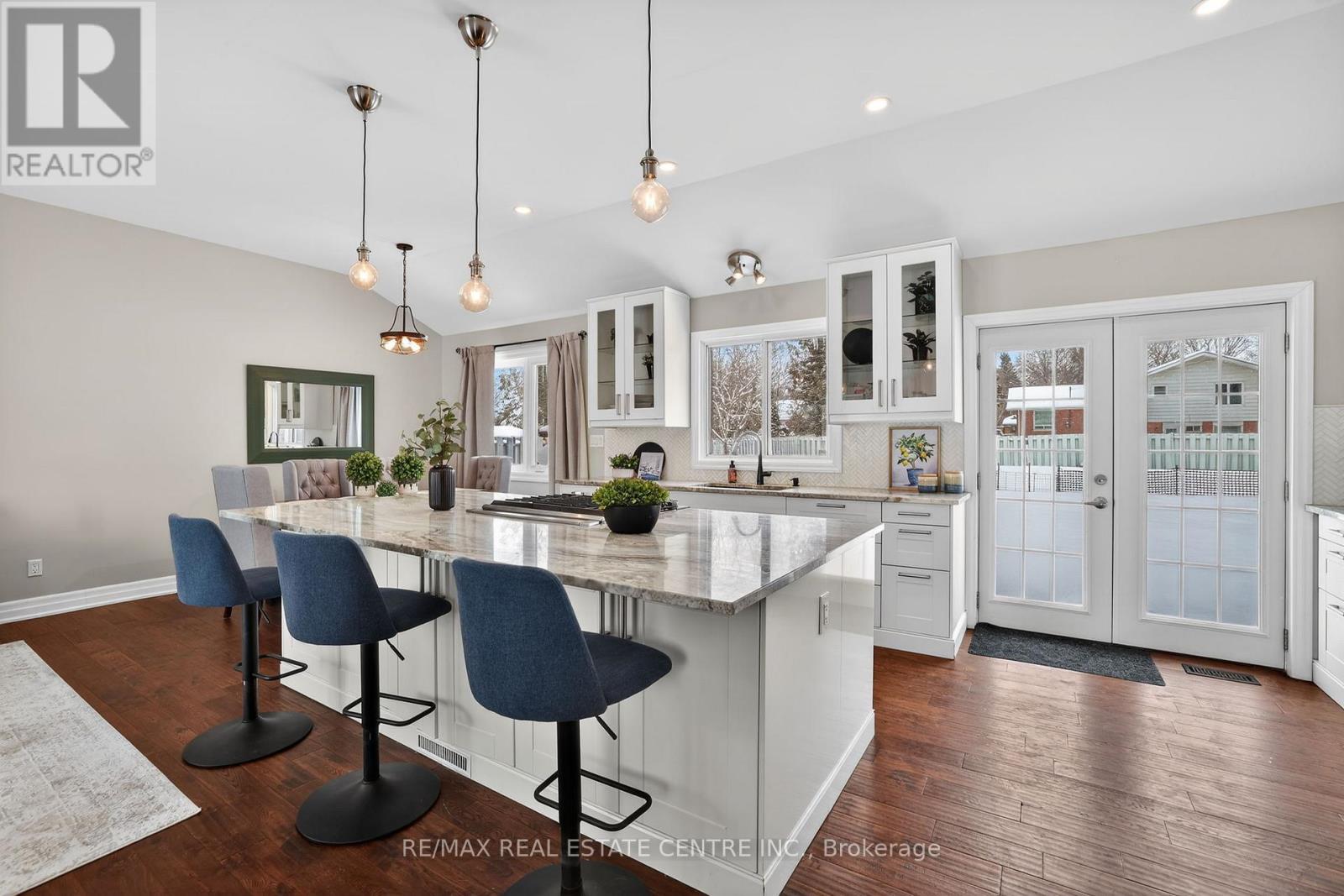 32 Westdale Avenue, Orangeville, Ontario  L9W 1B7 - Photo 3 - W12838086