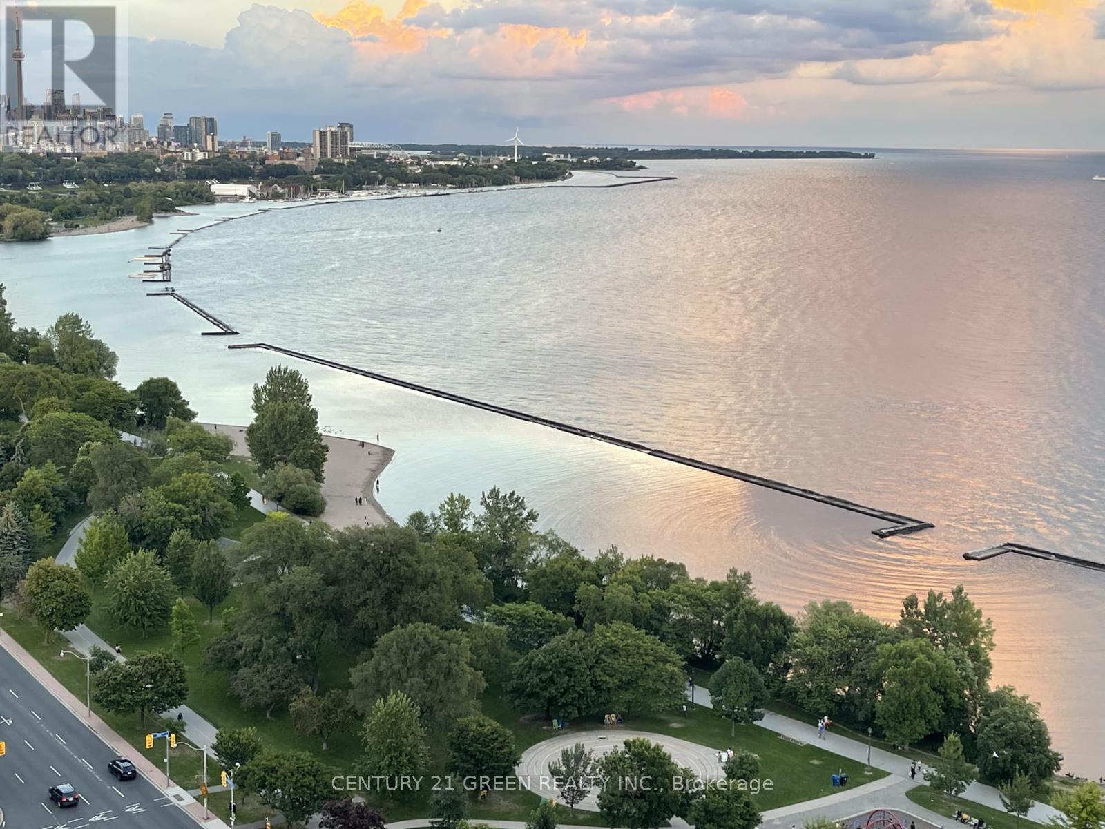 2706 - 1926 Lake Shore Boulevard W, Toronto, Ontario  M6S 1A1 - Photo 4 - W12944306