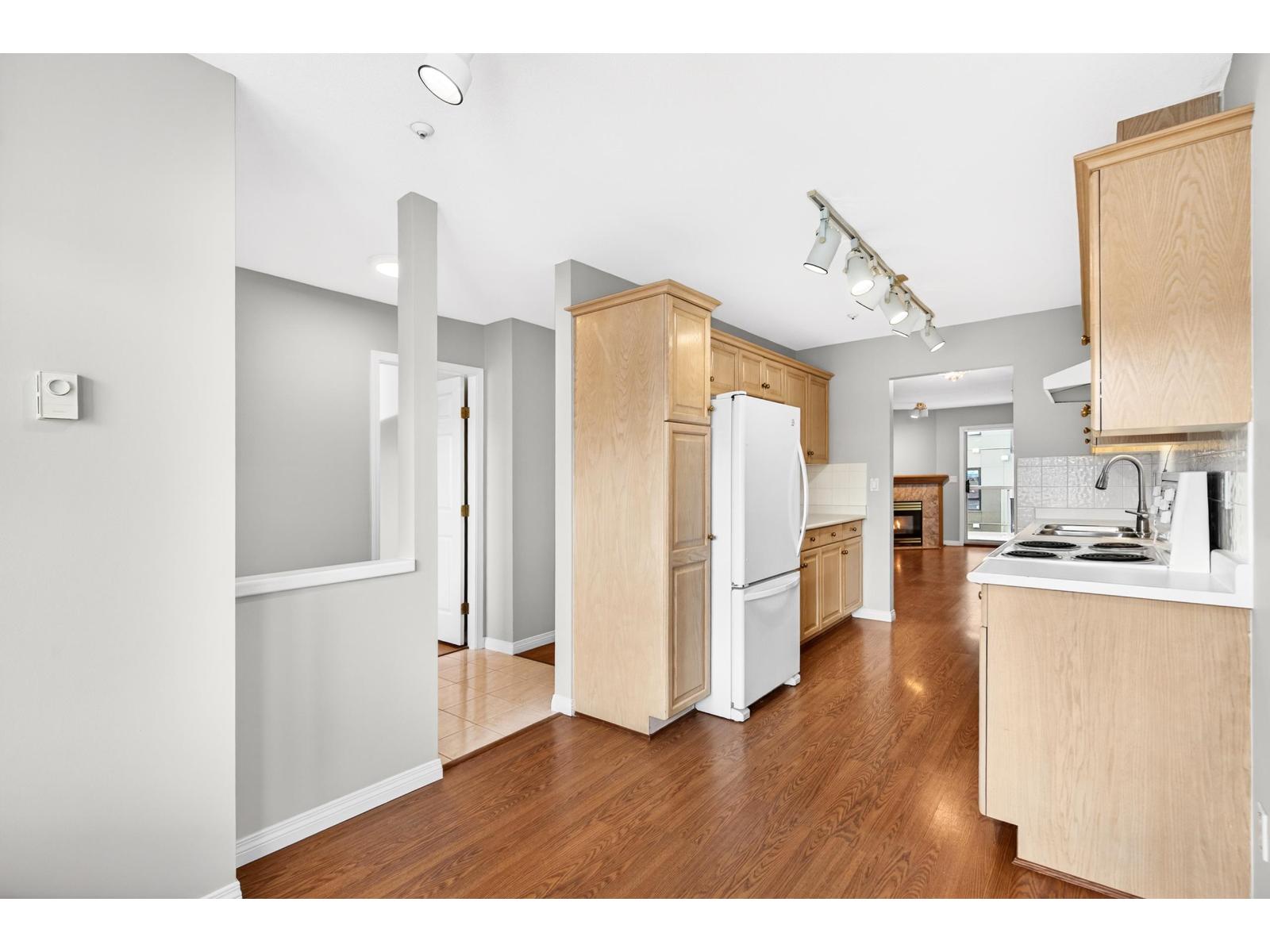 303 20240 54a Avenue, Langley, British Columbia  V3A 3W7 - Photo 11 - R3105978