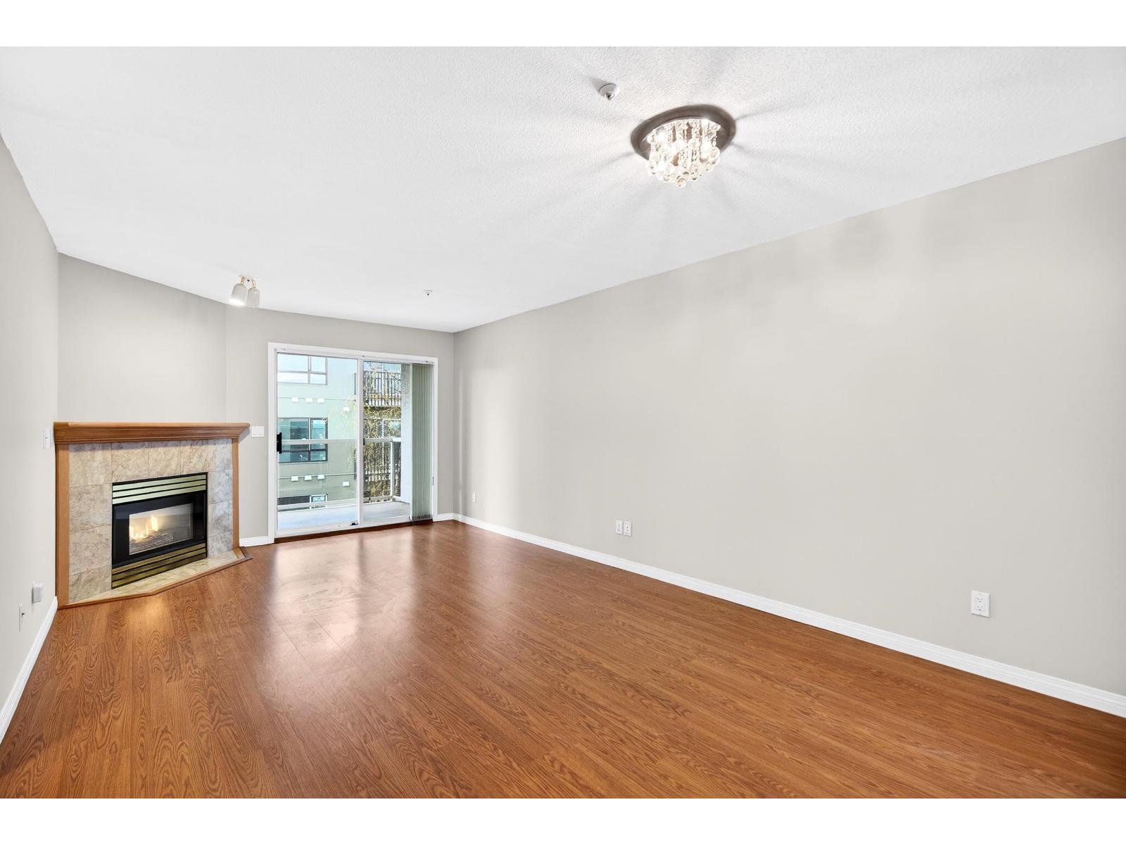 303 20240 54a Avenue, Langley, British Columbia  V3A 3W7 - Photo 4 - R3105978