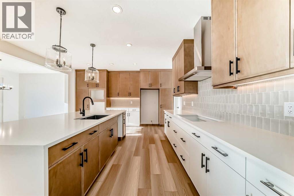 67 Creekside Path SW, Calgary, Alberta  T2X 5V9 - Photo 8 - A2294127