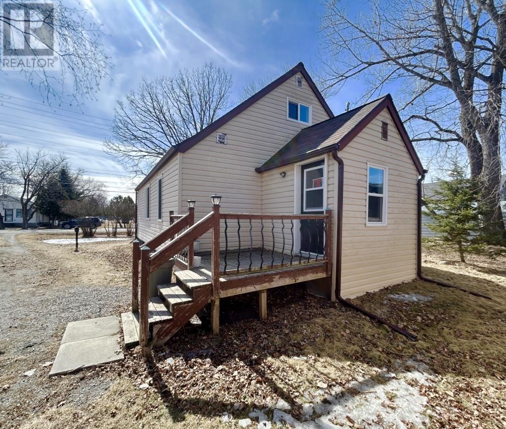 308 Sixth Street West, Fort Frances, Ontario  P9A 3E6 - Photo 2 - TB2600596