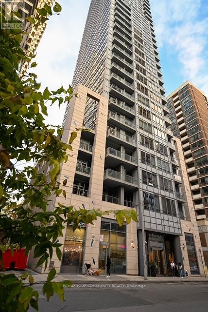 Ph 35 - 21 Balmuto Street, Toronto, Ontario  M4Y 1W4 - Photo 2 - C12633364