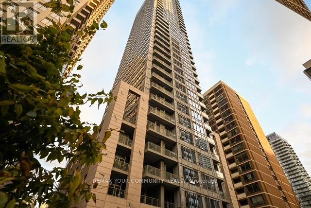 Ph 35 - 21 Balmuto Street, Toronto, Ontario  M4Y 1W4 - Photo 4 - C12633364