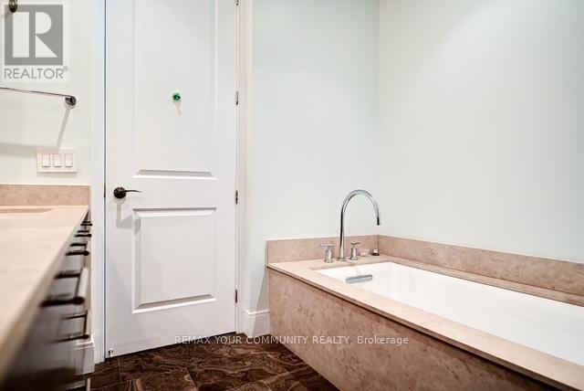 Ph 35 - 21 Balmuto Street, Toronto, Ontario  M4Y 1W4 - Photo 44 - C12633364