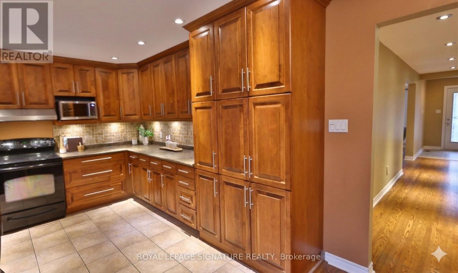 56 Satchell Boulevard, Toronto, Ontario  M1C 3B4 - Photo 13 - E12942466