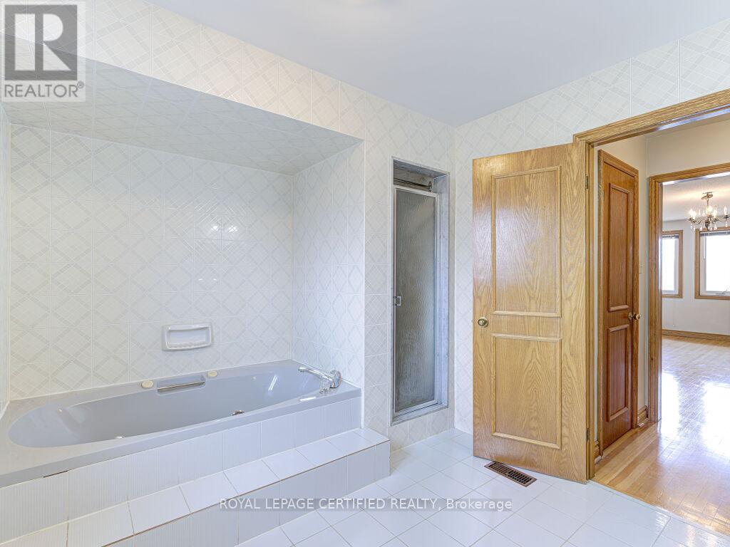 4261 Capilano Court, Mississauga, Ontario  L4W 4H9 - Photo 30 - W12928854