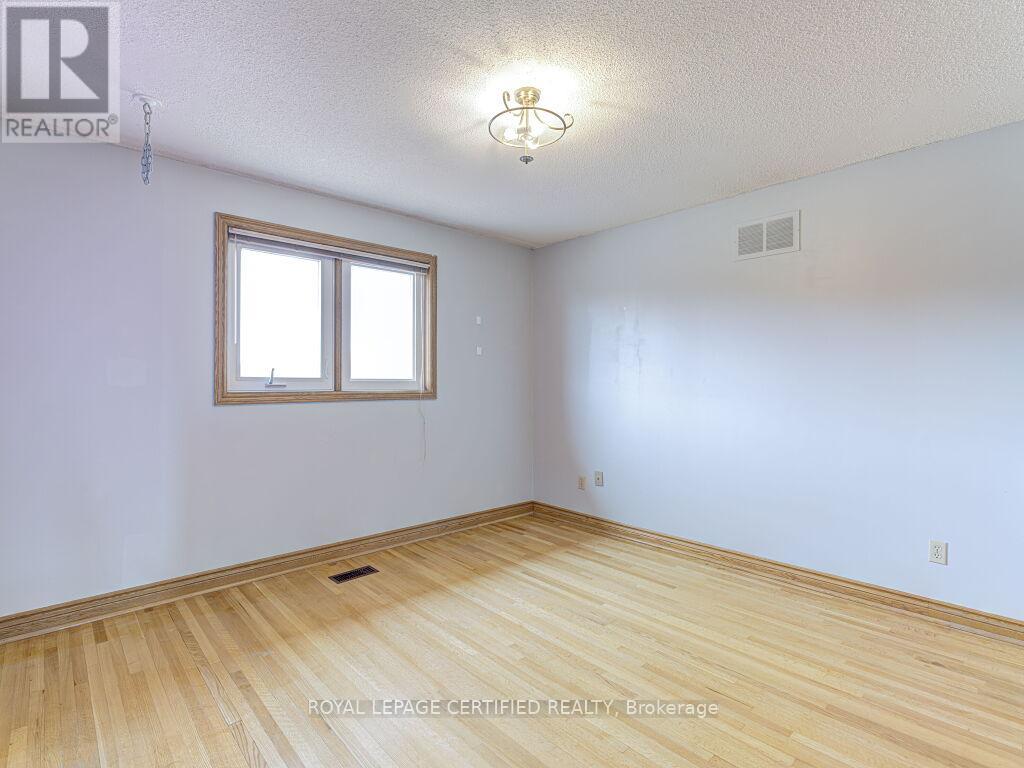 4261 Capilano Court, Mississauga, Ontario  L4W 4H9 - Photo 39 - W12928854