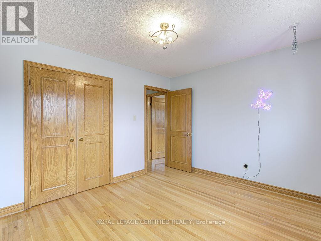 4261 Capilano Court, Mississauga, Ontario  L4W 4H9 - Photo 36 - W12928854