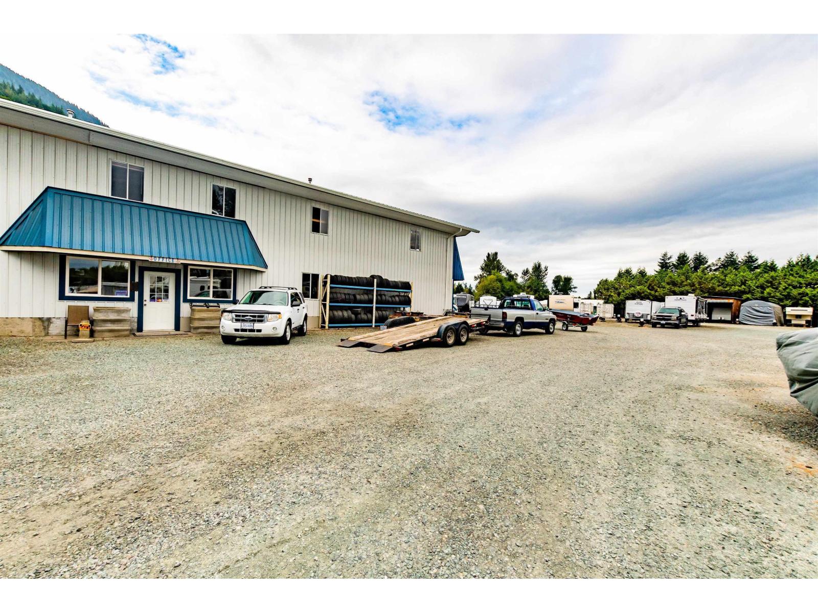 43462 Lumsden Road, Yarrow, Yarrow, British Columbia  V2R 4R4 - Photo 4 - C8077122