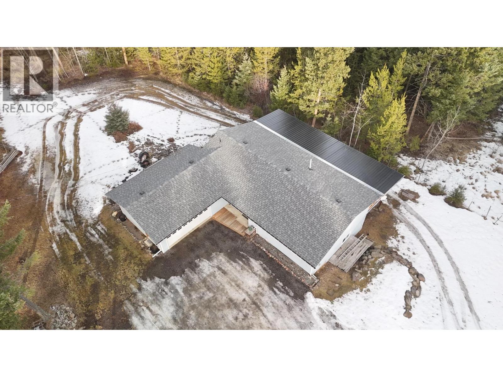 3251 Pigeon Road, 150 Mile House, British Columbia  V0K 2G0 - Photo 3 - R3028497