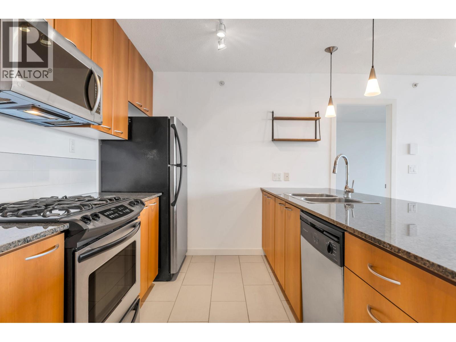 1205 7108 Collier Street, Burnaby, British Columbia  V5E 0A1 - Photo 3 - R3105959